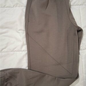 Woman’s Tan sweatpants Abercrombie